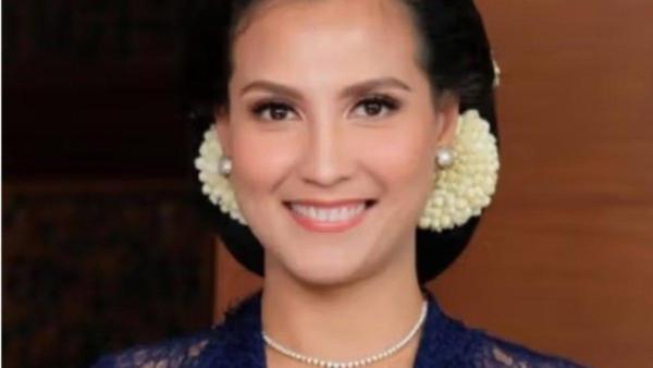 SOSOK SUAMI DINNA -  Dinna Olivia menikah dengan Anton Aditya Wibowo, kini suaminya disebut selingkuh dengan Dhena Devanka.