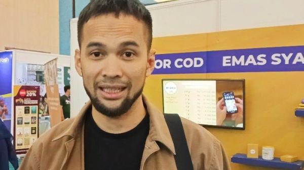 MIRIP CALVIN VERDONK - Teuku Wisnu sering disangka sebagai pemain sepakbola Calvin Verdonk lantaran sama-sama memiliki janggut 