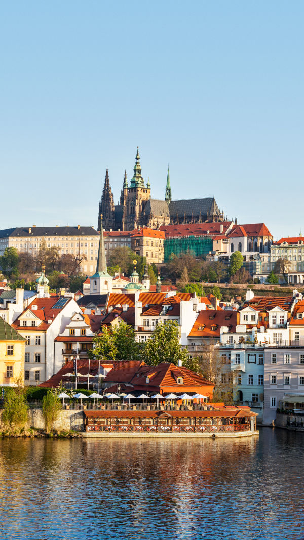 Prague Castle Guide 2025!