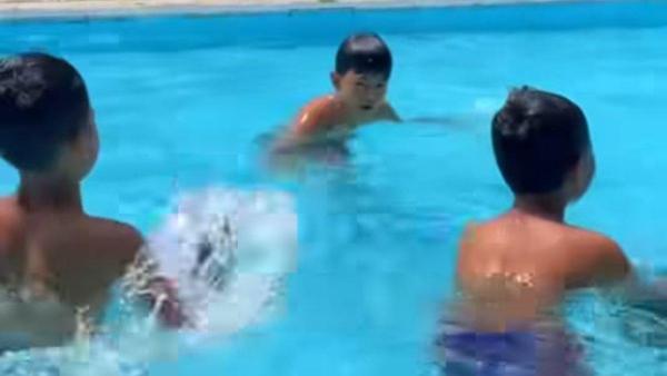 OBYEK WISATA KLATEN: Kolam dengan air jernih ini menjadi salah satu daya tarik utama bagi pengunjung Wisata Kalimosodo, Klaten, terutama keluarga yang datang bersama anak-anak
