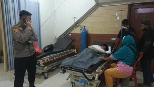 Polsek Tuminting mengunjugi korban di rumah sakit Pancaran Kasih Senin (9/3/2025)