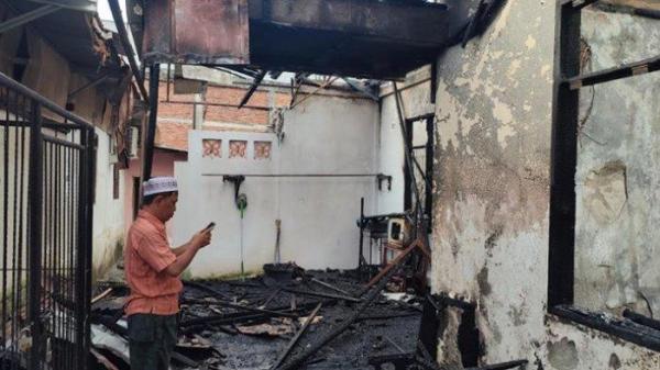 KEBAKARAN - Rumah yang terbakar di Mahawu Manado.