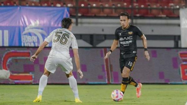 Aksi Penyerang Dewa United, Egy Maulana Vikri saat melawan Persib Bandung pada pekan kedua Liga 1, Seni (19/8/2024) malam WIB.