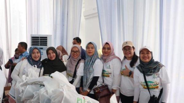 Srikandi PLN UID Sumut Turut Jadi Penggerak Pasar Murah Ramadan 4