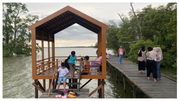 WISATA MAGROVE KRESIK PUTIH - Potret Wisata Magrove Kersik Putih di Desa Kersik Putih, Batulicin, Tanah Bumbu, Kalimantan Selatan