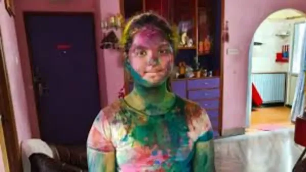 Mohammed Shami's daughter played Holi