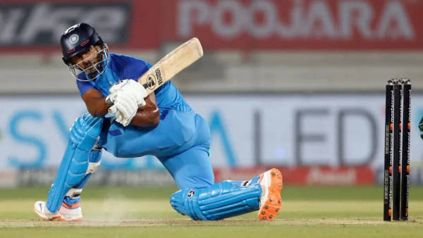 IPL 2025 Chennai Super Kings: Rahul Tripathi का जीवन परिचय, उम्र, पत्नी, आय, रिकॉर्ड्स, फैमली और जीवन से जुडी कुछ दिलचस्प बातें