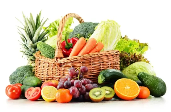 Ilustrasi buah dan sayur, makanan yang bisa menjaga kebersiha serta kesehatan organ intim.