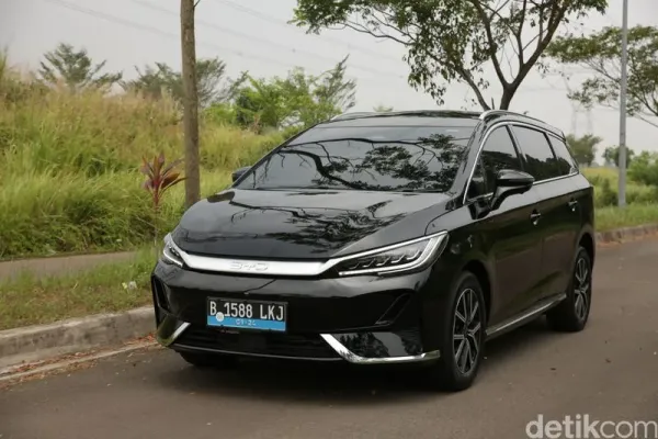 BYD M6 Superior