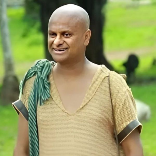 Aaranu njan photo (4)