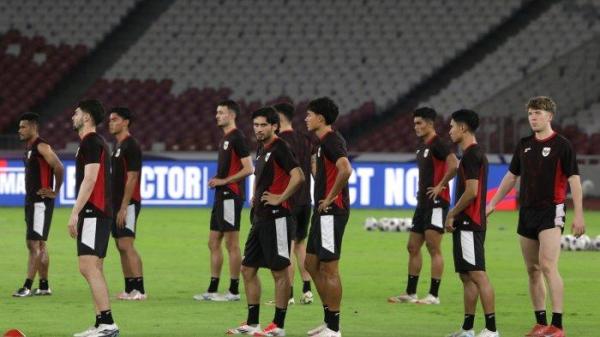 Sandy Walsh menjalani sesi latihan Timnas Indonesia