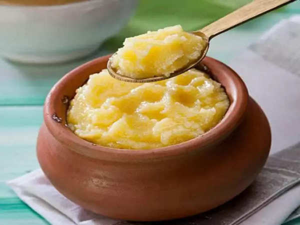 खाली पेट देसी घी के सेवन के अद्भुत स्वास्थ्य लाभ