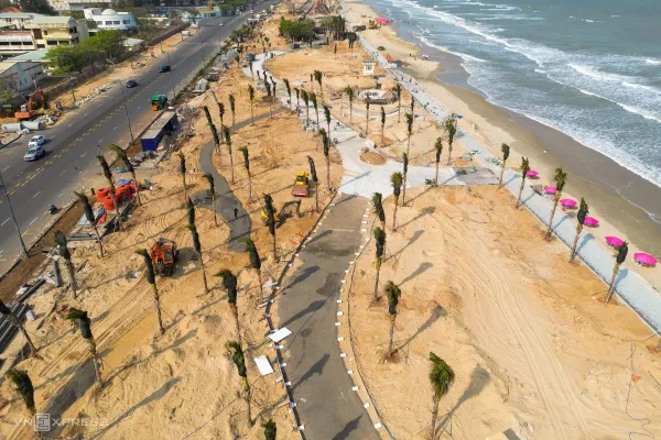 Vung Tau beach gets new look after 5 months of renovation