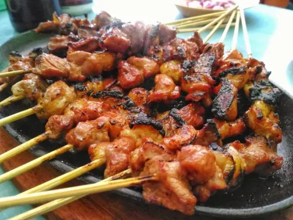 Pulang Kampung ke Tegal, Wajib Makan 5 Sate Kambing Batibul di Sini