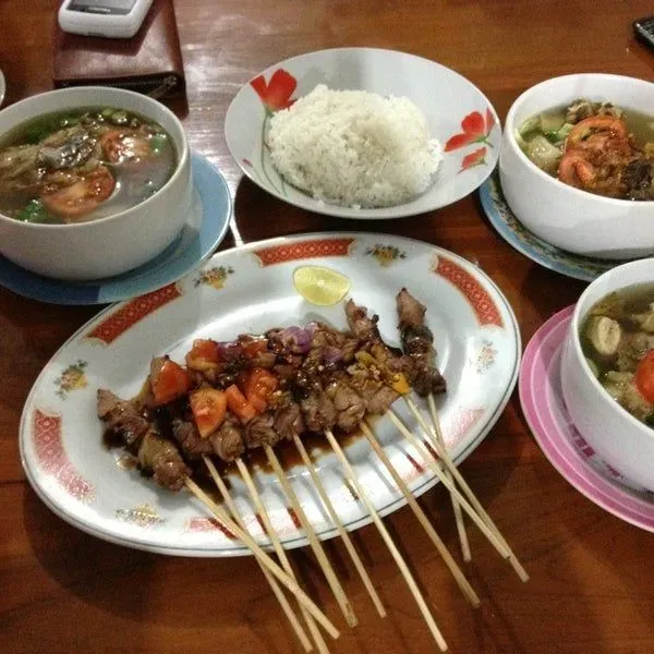 Pulang Kampung ke Tegal, Wajib Makan 5 Sate Kambing Batibul di Sini
