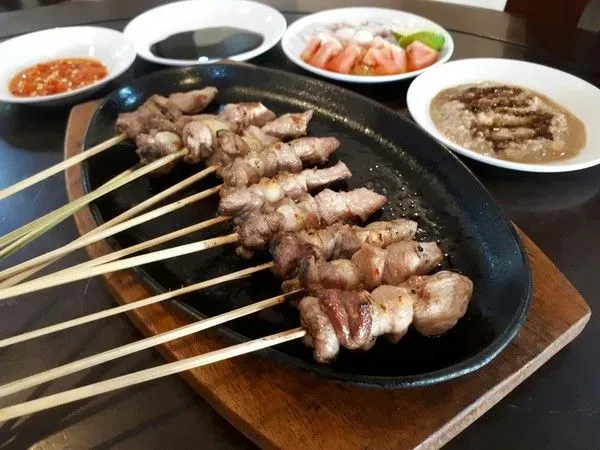 Pulang Kampung ke Tegal, Wajib Makan 5 Sate Kambing Batibul di Sini