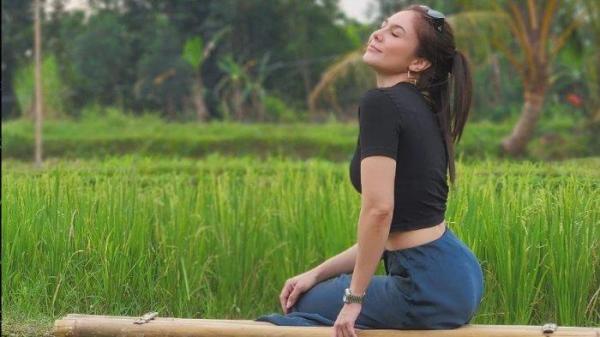 Aktris Wulan Guritno.