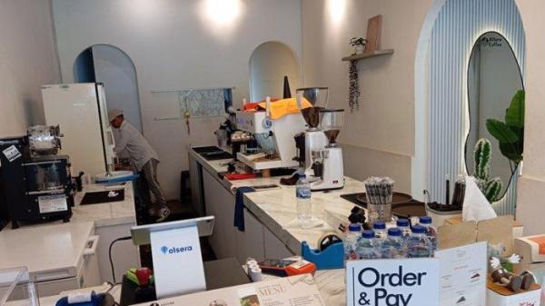 CAFE - Allure Coffee di Tanjung Batu, Kecamatan Wanea, Kota Manado, Sulawesi Utara, Selasa (7/4/2025). <div class=