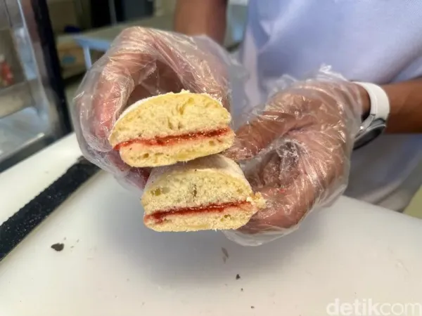 Nikoya Bakes Long John