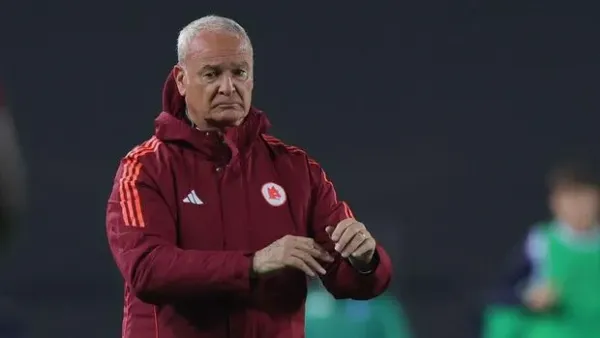 EMPOLI, ITALY - MARCH 9: Head coach Claudio Ranieri of AS Roma reacts during the Serie A match between Empoli and AS Roma at Stadio Carlo Castellani on March 9, 2025 in Empoli, Italy. (Photo by Gabriele Maltinti/Getty Images)