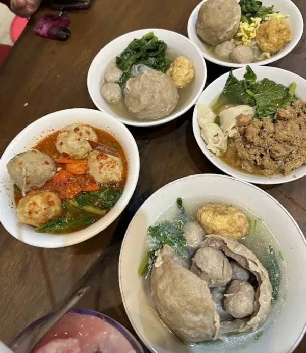 10 Rekomendasi Bakso Enak di Solo, Ada yang Sejak Tahun 1950an!