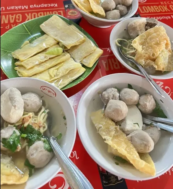 10 Rekomendasi Bakso Enak di Solo, Ada yang Sejak Tahun 1950an!