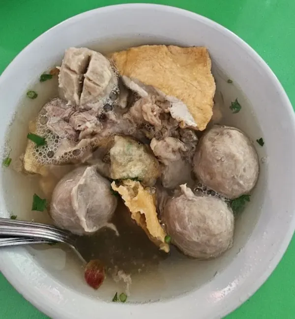 10 Rekomendasi Bakso Enak di Solo, Ada yang Sejak Tahun 1950an!