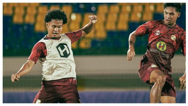 SESI LATIHAN - Potret Bagus Kahfi saat sesi latihan bersama Barito Putera pada Senin (17/3/2025). Terbaru Bagus Kahfi telah diperpanjang kontrak bersama Barito Putera.