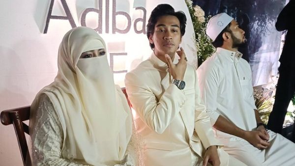 Umi Pipik, Abidzar Al Ghifari, dan Alfie Alfandy, dalam pernikahan Adiba Khanza dan Egy Maulana Vikri, Half Patiunus, Jakarta Selatan, Minggu (10/12/2023). <div class=