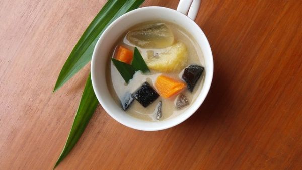 Ilustrasi Minuman Khas Bali. Foto: Retnani/Shutterstock