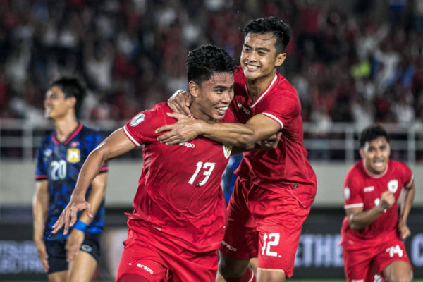 Selebrasi pemain Timnas Indonesia Muhammad Ferrari  usai mencetak gol ke gawang Timnas Laos pada pertandingan Grup B Piala AFF 2024 di Stadion Manahan, Solo, Jawa Tengah, Kamis (12/12/2024). Foto: Mohammad Ayudha/ANTARA FOTO