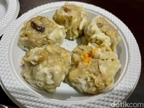 Dimsum Hits di Stasiun Gondangdia Ini Terjual 3.750 Buah Sehari!