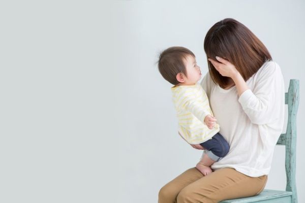 Ilustrasi ibu depresi usai menyapih. Foto: Shutter Stock