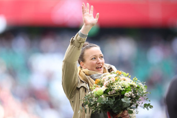 Almuth Schult, eks-kiper VfL Wolfsburg dan Timnas Wanita Jerman. Foto: AFP/RONNY HARTMANN
