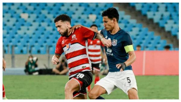 AKSI LAGA - Potret Iran Junior saat tampil di AFC Challenge League bersama Madura United pada Jumat (11/4/2025). Terbaru Iran Junior masuk dalam radar PSIM Yogyakarta.