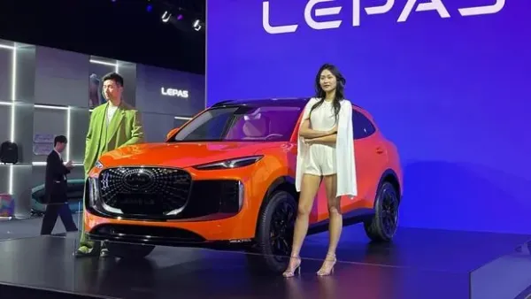 Chery resmi meluncurkan brand baru 'Lepas' pada acara International Business Summit di Wuhu, Anhui, China, Kamis (24/4/2025)