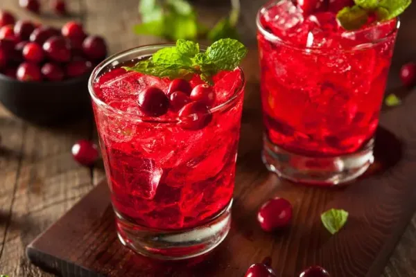 Duh! Sekeluarga Sakit Usai Diduga Konsumsi Jus Cranberry Beracun