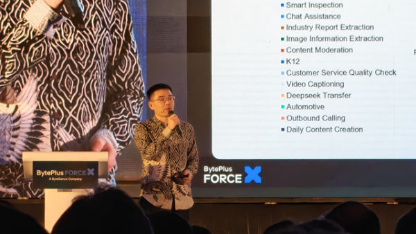 Zhang Yongliang, General Manager BytePlus, di acara ForceX Indonesia 2025 di Jakarta, Kamis (24/4). Foto: Muhammad Fikrie/kumparan