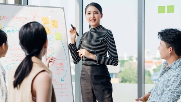 Ilustrasi Pekerjaan dengan Gaji Tinggi untuk Wanita. Foto: Shutter.B/Shutterstock