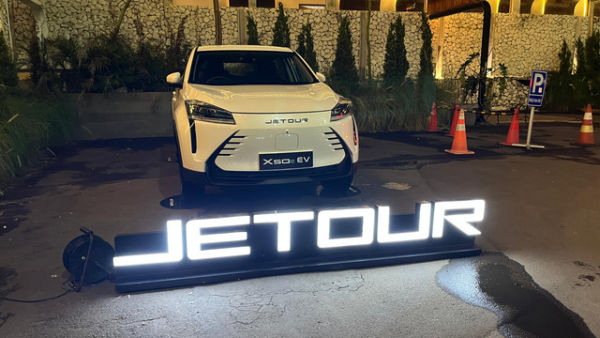 Mobil listrik Jetour X50e. Foto: Aditya Pratama Niagara/kumparan
