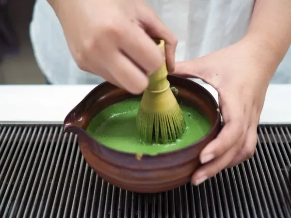 Cold Whisk, Trik Meracik Matcha yang Teksturnya Lebih Halus dan Creamy