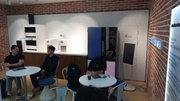 Another Campus LG 1