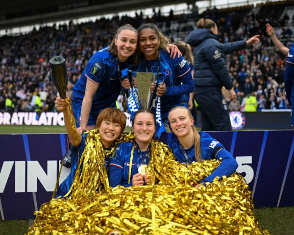 Chelsea Women berhasil jadi juara Piala Liga Inggris Wanita 2024/25 usai kalahkan Man City 2-1 di Pride Park Stadium, Derby, Inggris, Sabtu (15/3). Foto: Dok. Chelsea