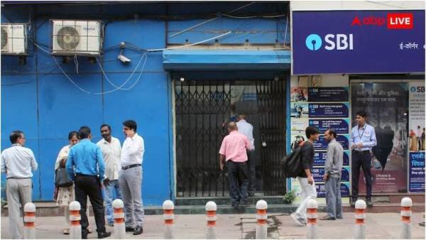 स्टेट बँक ऑफ इंडियाला तिसऱ्या तिमाहीत निव्वळ नफा 16891 कोटी रुपये नफा झाला होता. चौथ्या तिमाहीत 10.4 टक्के वाढ होऊन 18643 कोटी रुपयांचा निव्वळ नफा झाला आहे.
