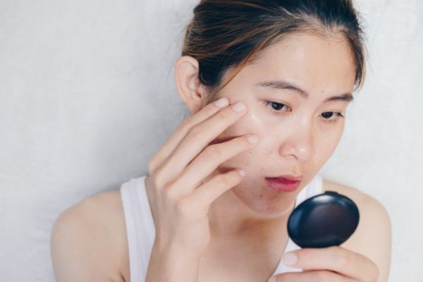 Ilustrasi mengalami Body Dysmorphic Disorder. Foto: Shutterstock
