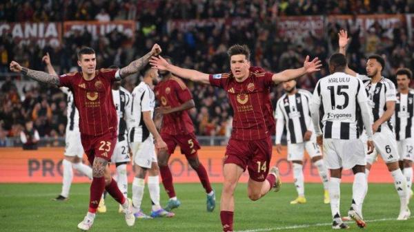 SELEBRASI ROMA - Pemain AS Roma Eldor Shomurodov melakukan selebrasi usai mencetak gol ke gawang Juventus pada laga pekan ke-31 Serie A Italia 2024/2025 di Stadion Olimpico, Senin (7/4/2025). <div class=