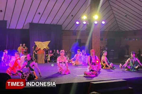 Pertunjukkan-Panji-Laras-a.jpg