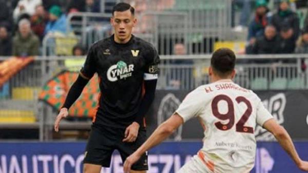 DIPANTAU INTER MILAN - Bek Venezia dari Indonesia, Jay Idzes. Inter Milan dilaporkan mengirim pemandu bakat untuk memantau Jay Idzes di Liga Italia beberapa waktu lalu, Rabu (19/3/2025).