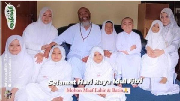 Momen Lebaran Lutfiana Ulfa, istri kedua Syekh Puji bersama istri pertama