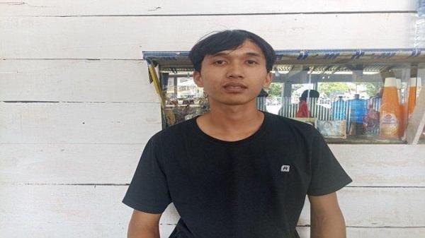 KECELAKAAN BUS ALS: Warga Bukit Surungan Maulana Zikra saat dimintai keterangan setelah berhasil evakuasi korban, Selasa (6/5/2025). <div class=